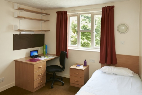 UNIVERSITY OF ESSEX - GRANDE LONDRA COLCHESTER